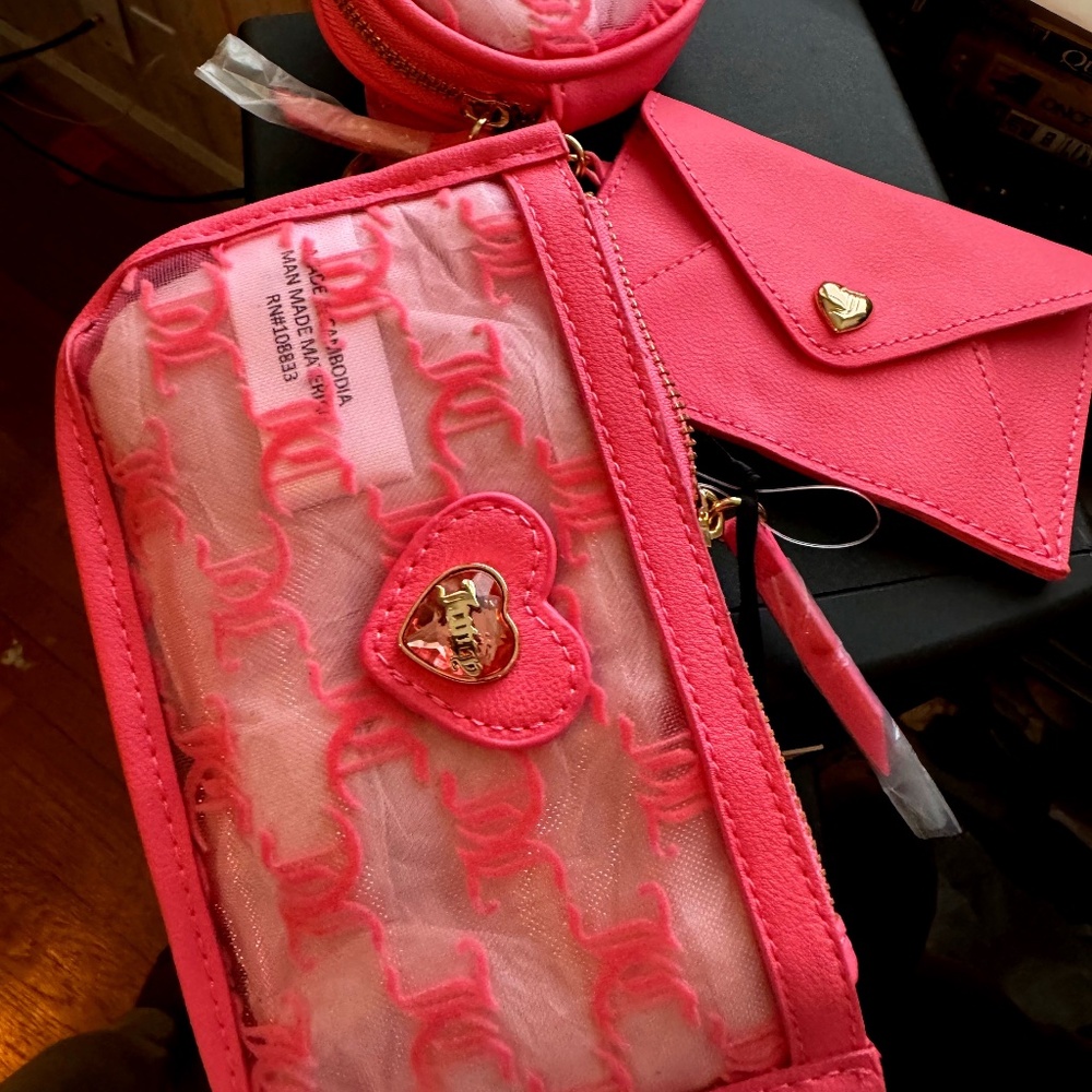 Juicy Couture Pink Gelato on the beach mesh wristlet set
